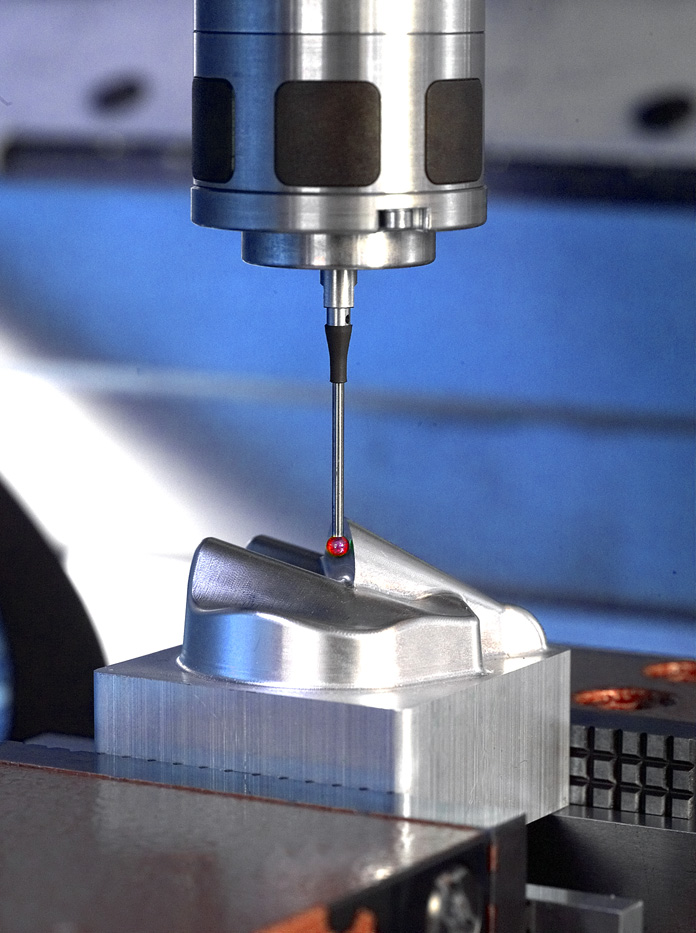 Determining and machining the 3-D data of a surface